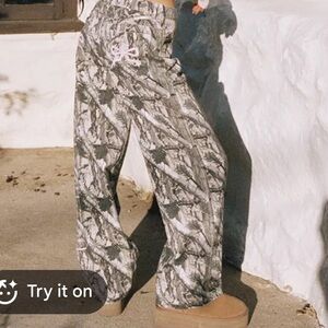 Camo & Bow Low Rise Baggy Jeans